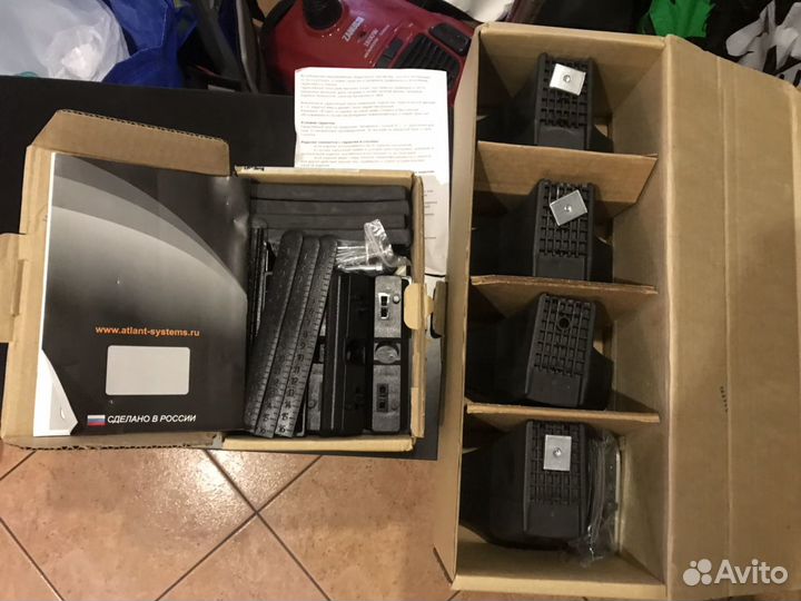 Комплект опор багажника Volkswagen Transporter T5