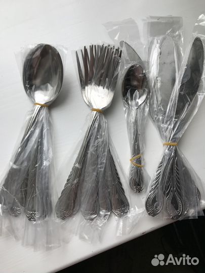 Подарочный новый набор 24 предмета в коробке