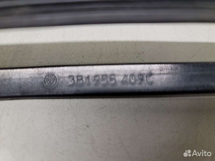 Левый поводок дворника VW Passat B5 GT 2001-2005