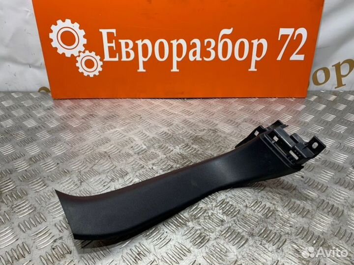 Обшивка багажника левая Lexus Rx350