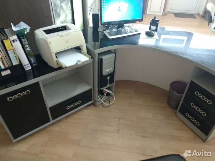 Стол компьютерный