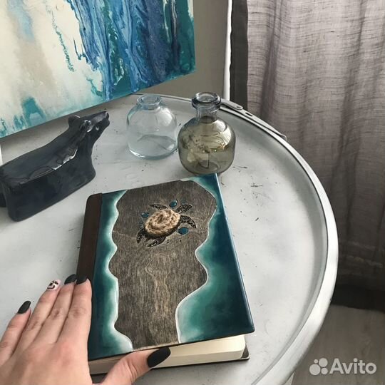 Эксклюзивный блокнот из дерева с эпоксидной смолой