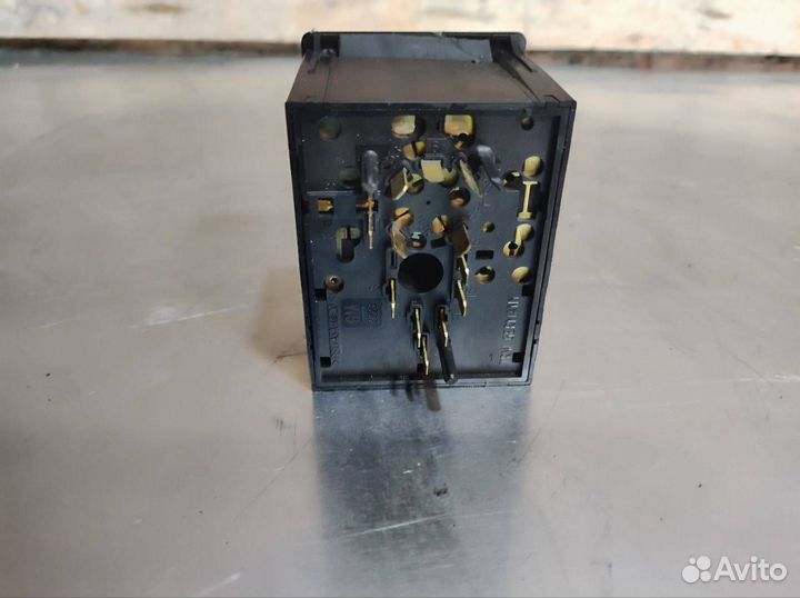 Блок управления светом Opel Astra G 2001 90561381