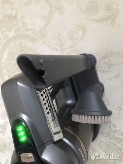 Беспроводной пылесос Redmond