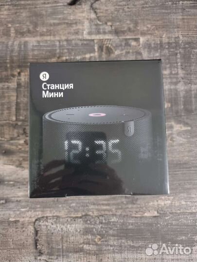 Умная колонка Яндекс.Станция Мини (с часами)
