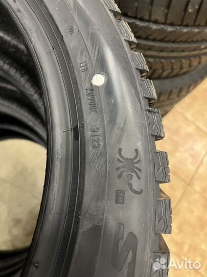 Pirelli Ice Zero 2 245/45 R20