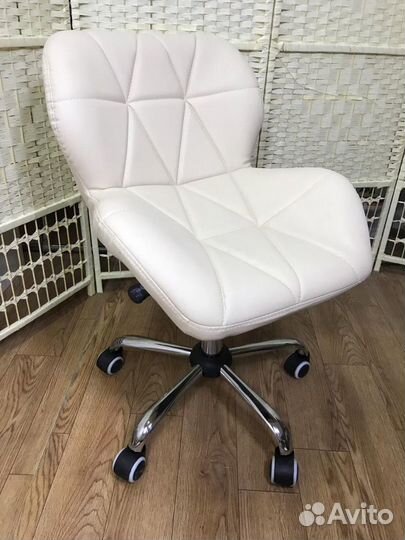 Стул в салон красоты премиум