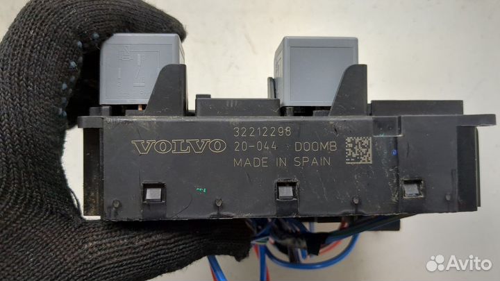 Блок предохранителей Volvo V60 2018, 2021