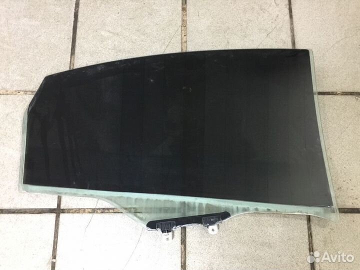 Стекло боковое Nissan Almera G15