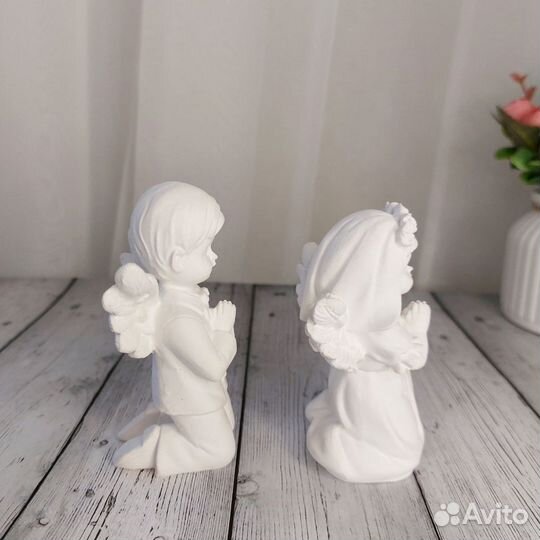 Статуэтки ангелы мальчик и девочка