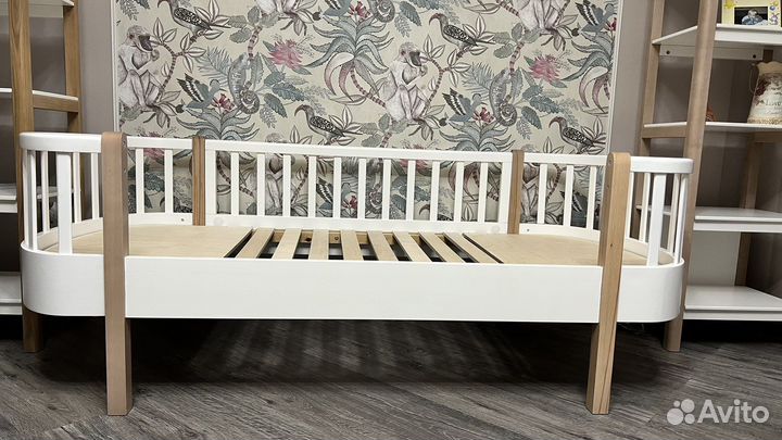 Кровать из массива бука ellipse classic