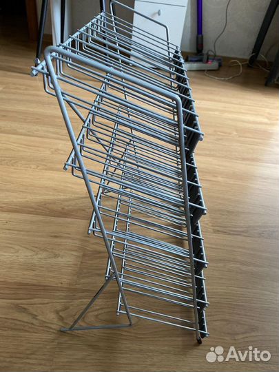 Витрина для лаков металлическая