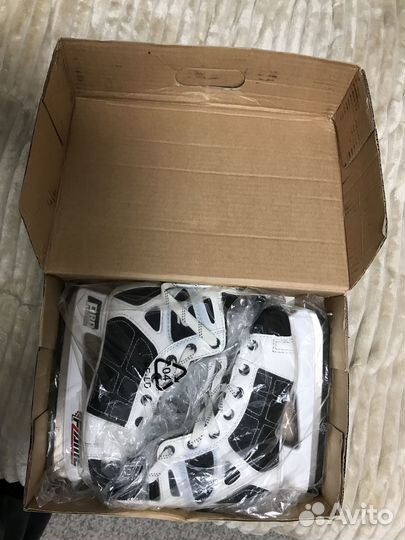 Коньки хоккейные детские 33 размер