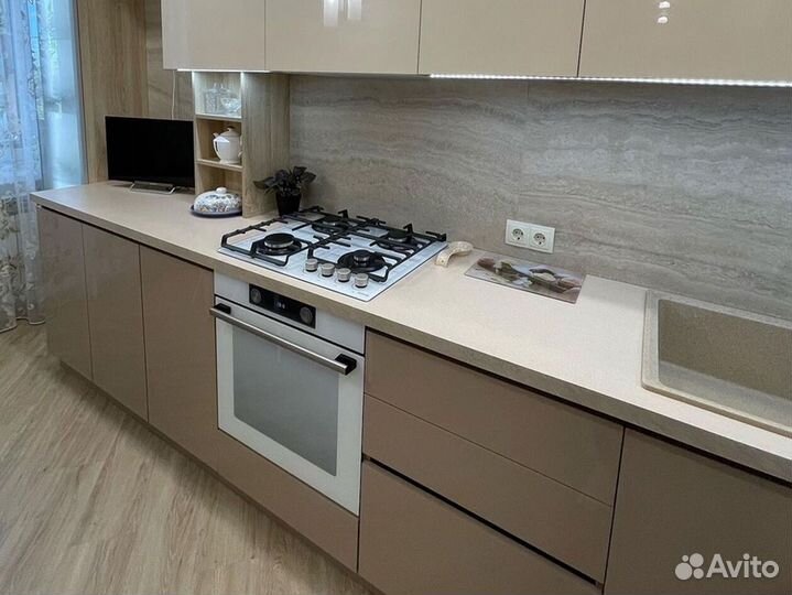 Кухонный гарнитур / Кухни на заказ