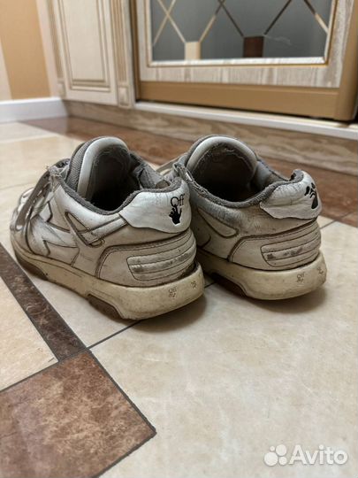 Кроссовки off white out of office