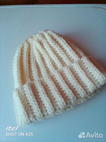Шапки женские вязаные