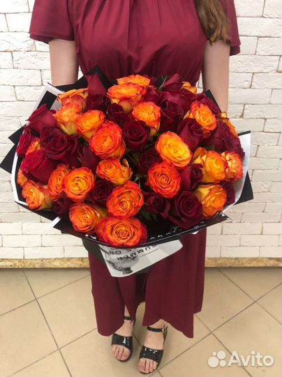51 красно-оранжевая роза 40 см (Эквадор)