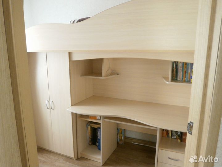 Кровать двухъярусная