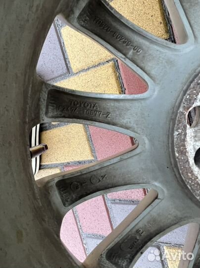 Диск литой оригинал тойота