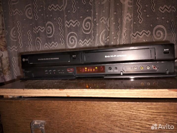 Видеодвойка DVD/VHS Рекордер оцифровка Lg DVR 788