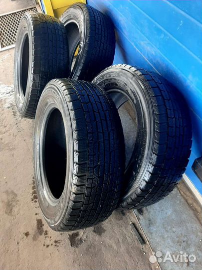 Goodyear Ice Navi Zea 215/60 R16