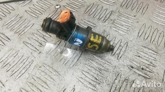 Форсунка бензиновая mitsubishi carisma (KSE03B702)