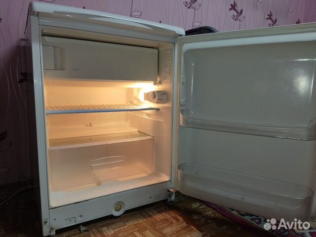 Холодильник с морозильной камерой Indesit TT 85
