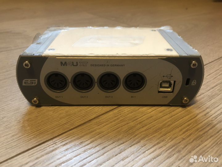 ESI M4U XT Миди Интерфейс