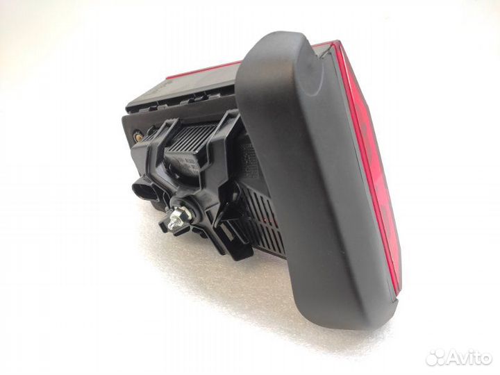 Фонарь крышки багажника (внутренний) задний правый