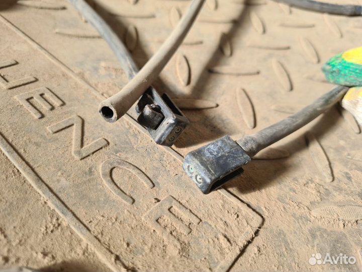 Форсунка стеклоомывателя Renault Fluence седан M4R