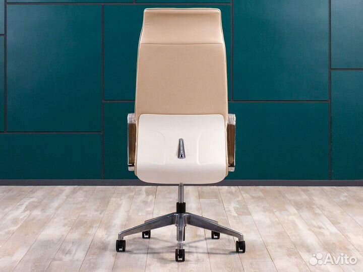 Кресло в кабинет руководителя