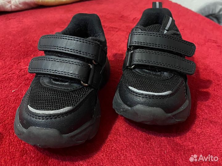 Кроссовки детские