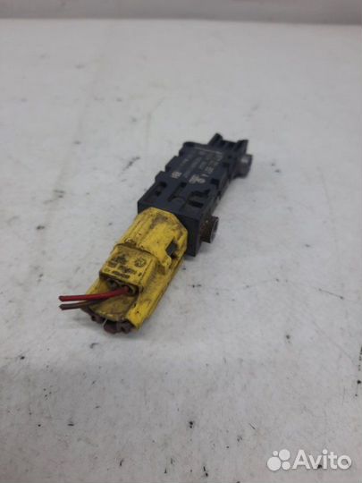 Датчик удара Audi A4 универсал 1.9 2006