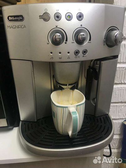 Кофемашина delonghi magnifica