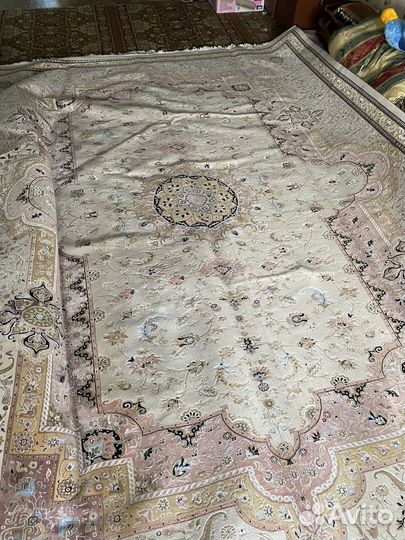 Ковер шелковый