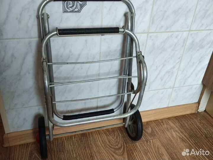 Тележка хозяйственная на колесах
