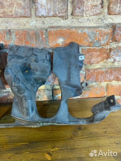 Пыльник рулевой рейки правый Bmw 5 F10 N52B30 AF