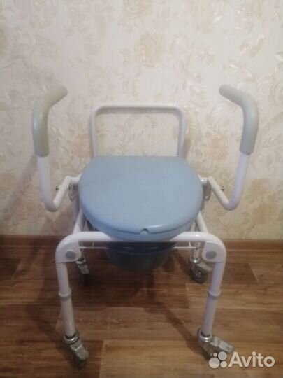 Санитарное кресло туалет