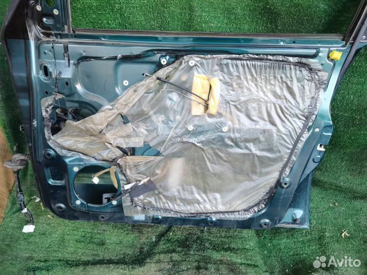 Дверь передняя правая Mitsubishi Pajero 3 V78W