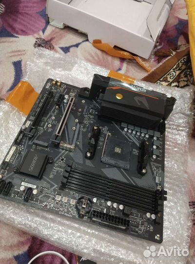 Материнская плата gigabyte B550M aorus elite