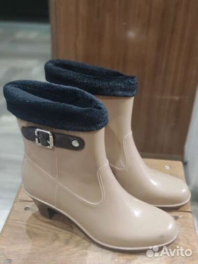 Резиновые сапоги