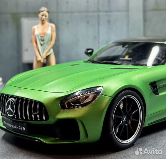 Модель Mercedes-AMG GT-R Green GT Spirit 1/18