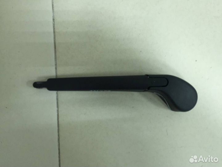 Поводок стеклоочистителя задний Ford Focus 3 2011