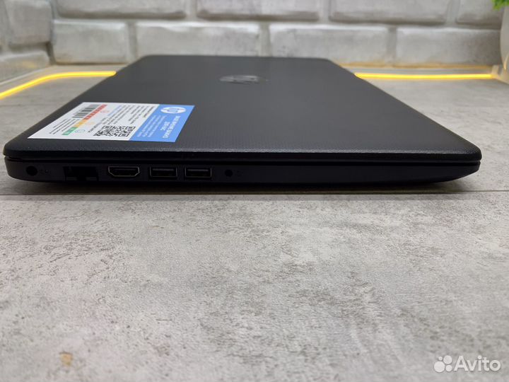 HP i3-10/8/SSD256/UHD