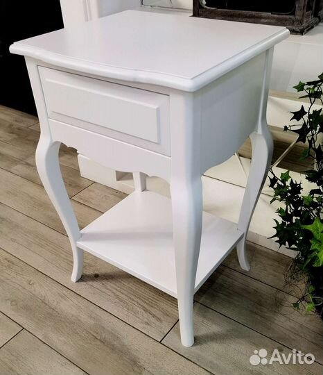 Тумбочка прикроватная 