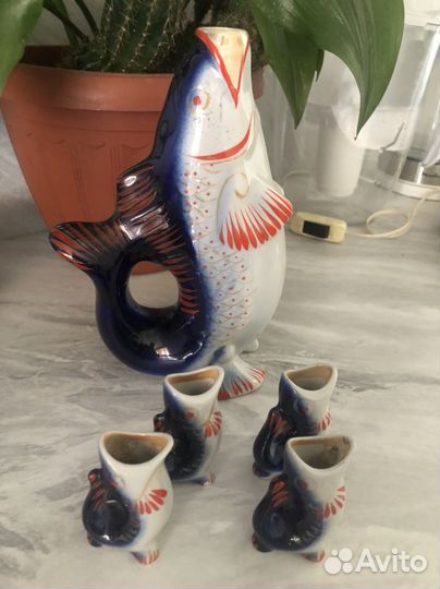 Кувшин, иини вазочки