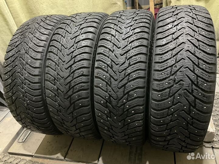 Nokian Tyres Hakkapeliitta 8 215/70 R16