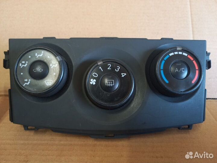 Блок управления климат-контролем Toyota Corolla