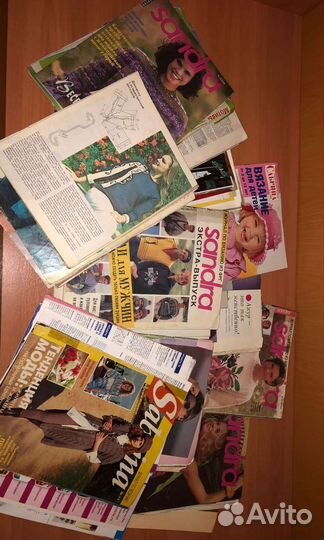Пряжа и журналы по вязанию. Бронь
