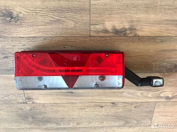 Задний фонарь